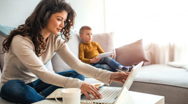 Aandacht, vertrouwen en verantwoordelijkheid geven Aandacht, vertrouwen en verantwoordelijkheid geven